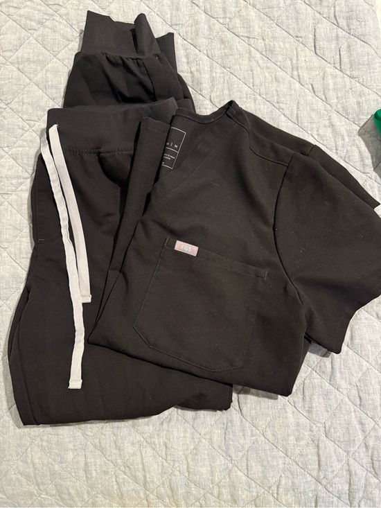 Figs Other - Figs Black Zamora pants and Caterina top. Size medium.